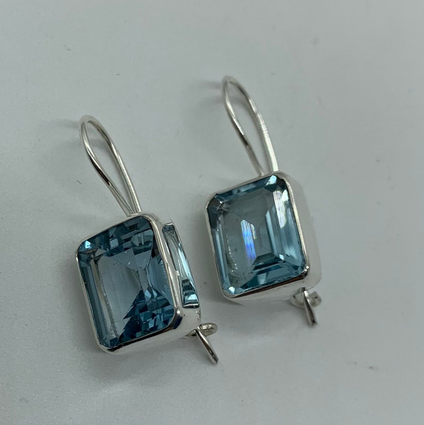 Sterling silver blue topaz earring