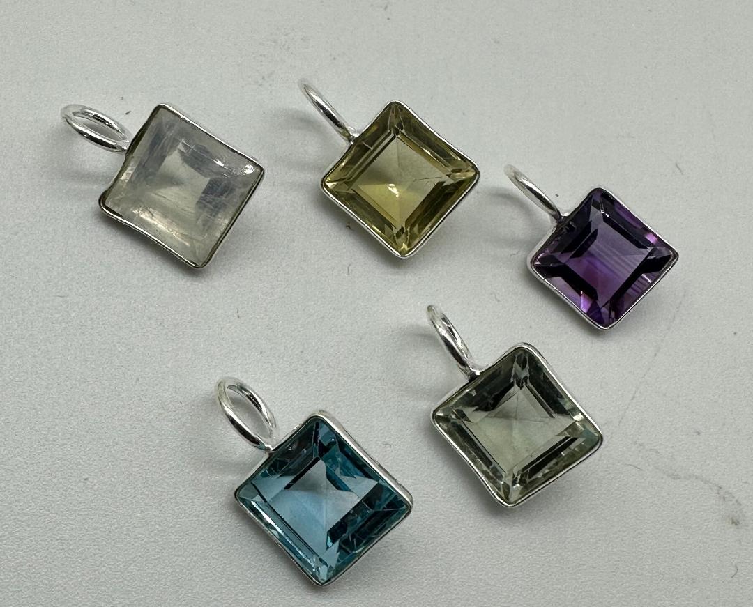 BEZAL CHARM