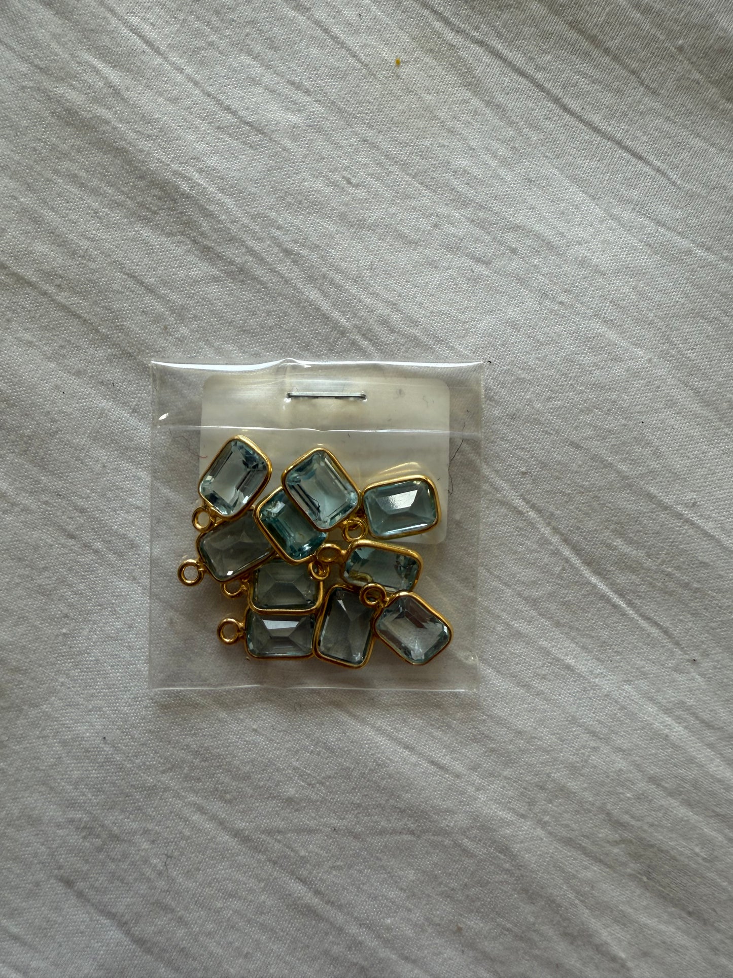 BLUE TOPAZ BEZAL