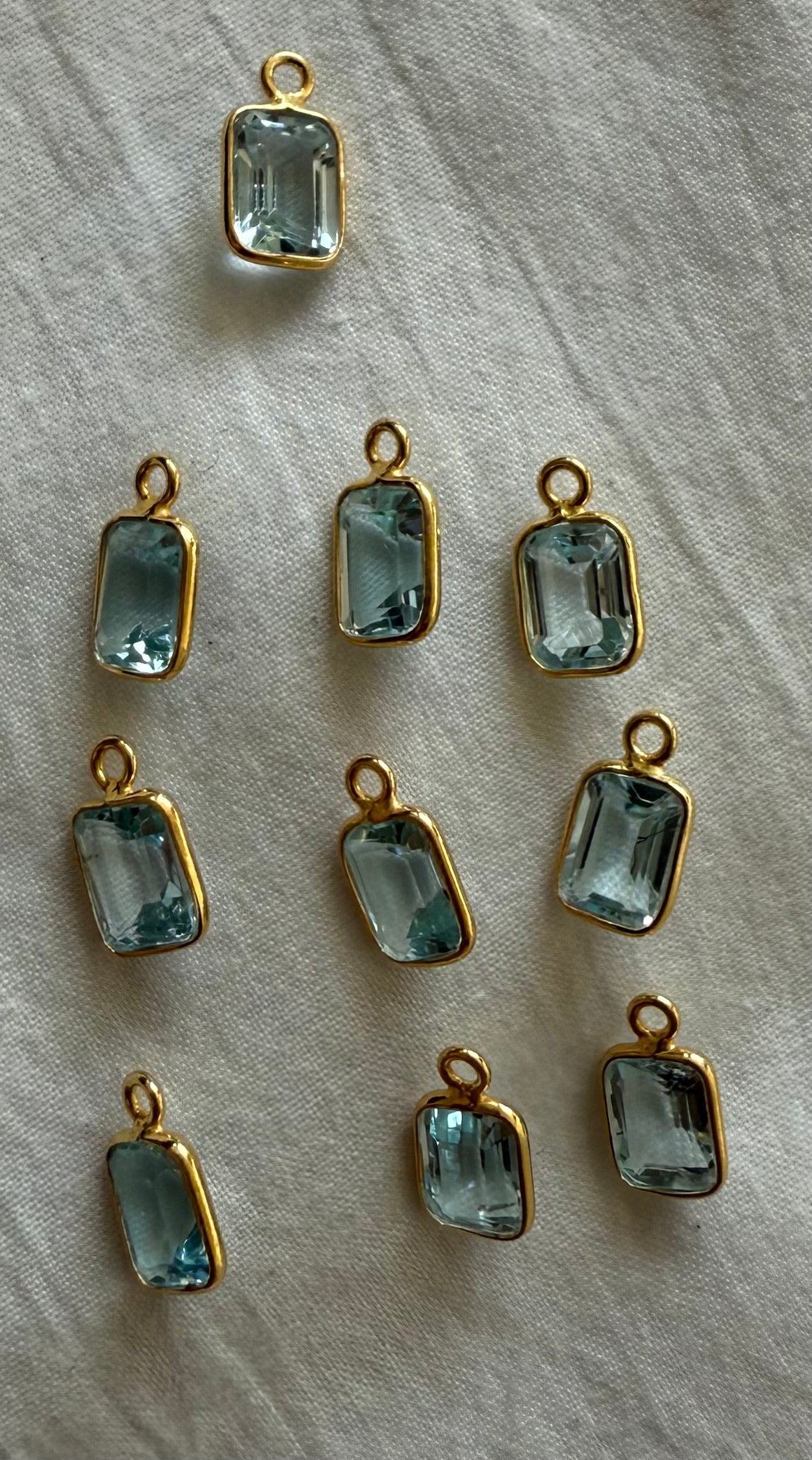 BLUE TOPAZ BEZAL